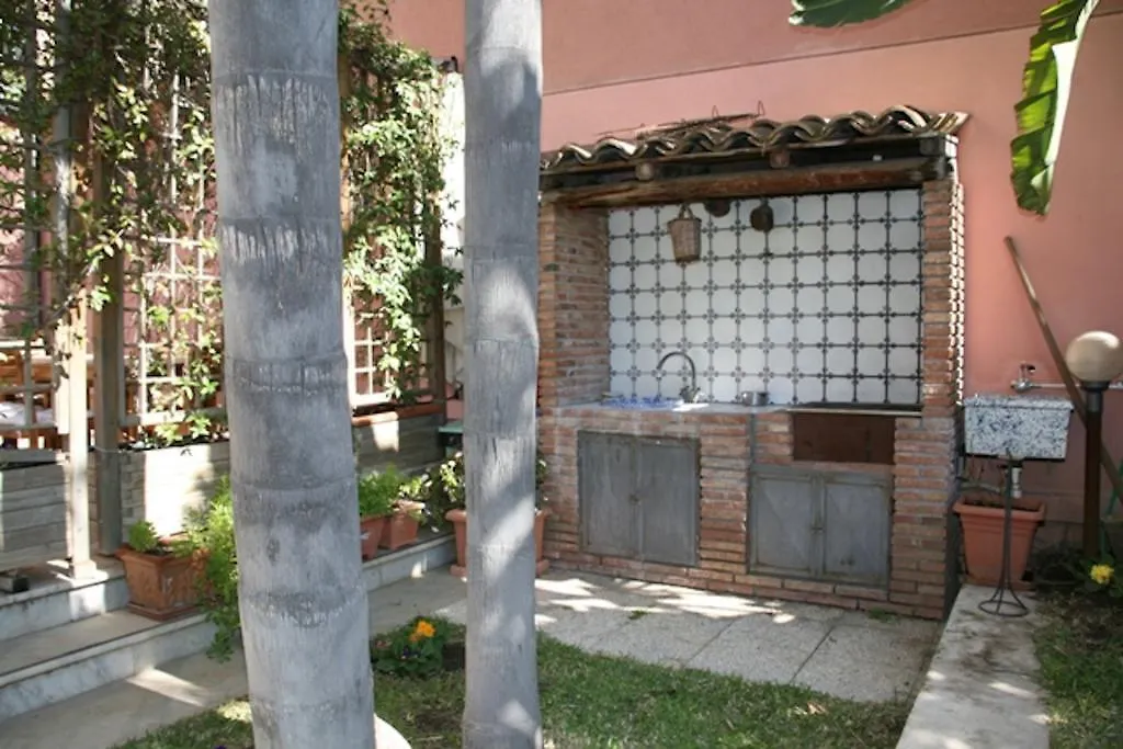 Bed & Breakfast B&B Cocus Inn Aeroporto di Catania Fontana Rossa