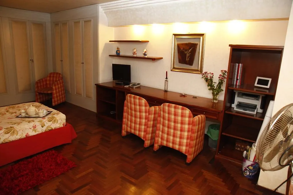 B&B Cocus Inn Aeroporto di Catania Fontana Rossa Italia