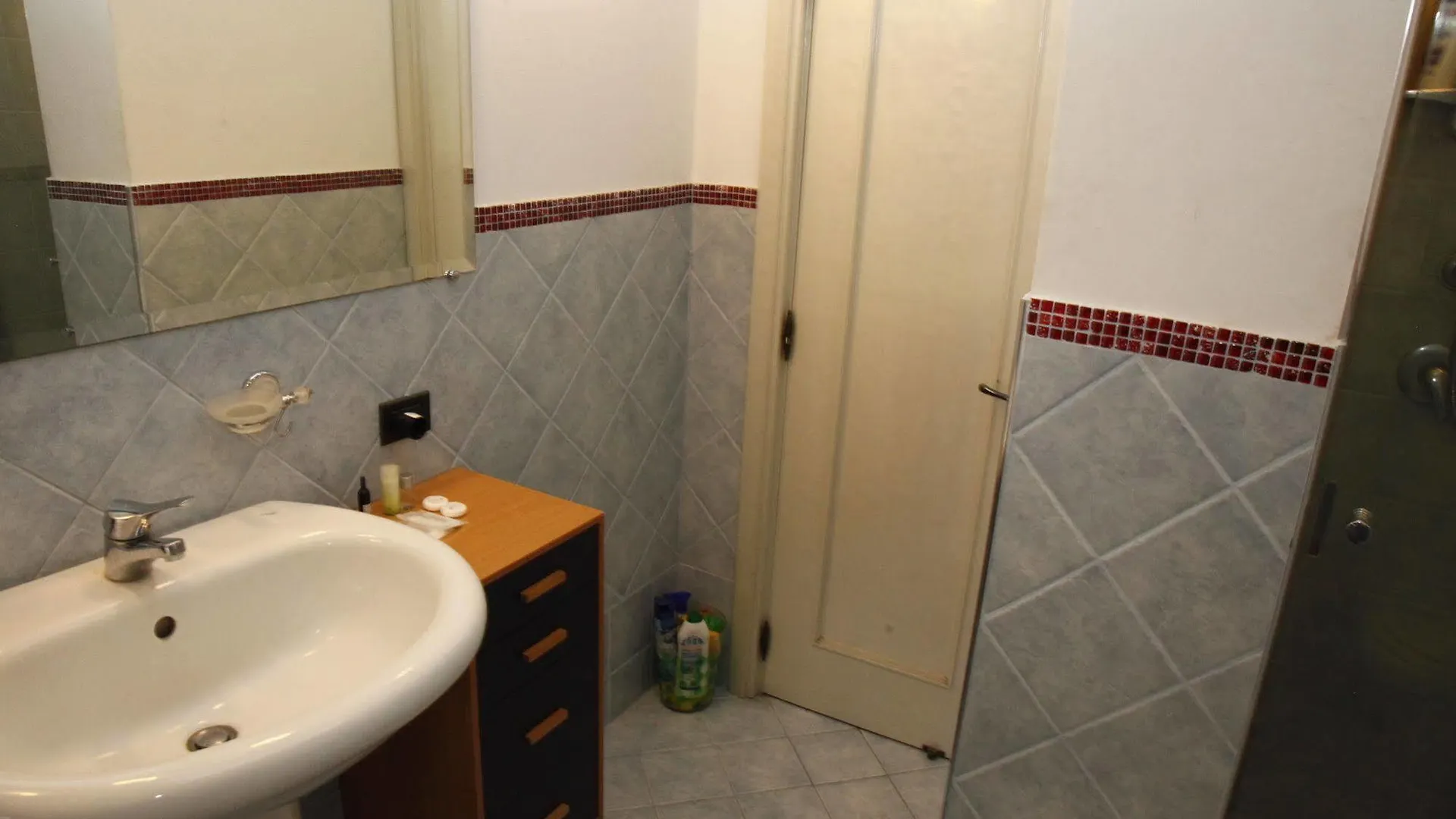 B&B Cocus Inn Aeroporto di Catania Fontana Rossa Bed & Breakfast
